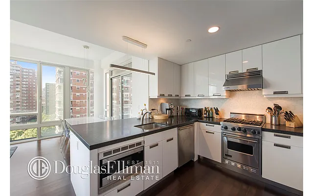 Sold by Douglas Elliman | media 14