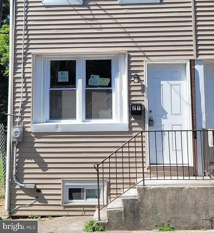 21 Trent Ave photo 1