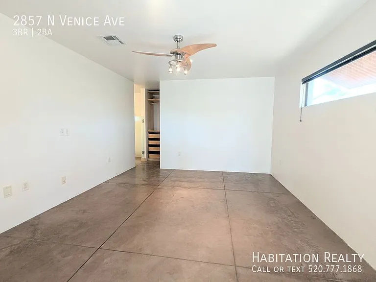 2857 N Venice Ave — Photo 9