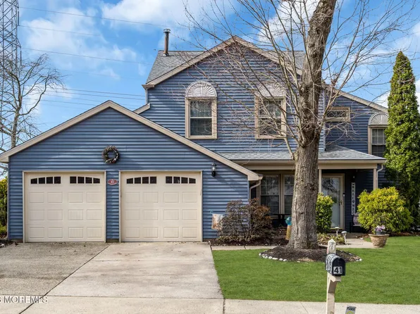 41 Concord Circle, Howell, NJ 07731