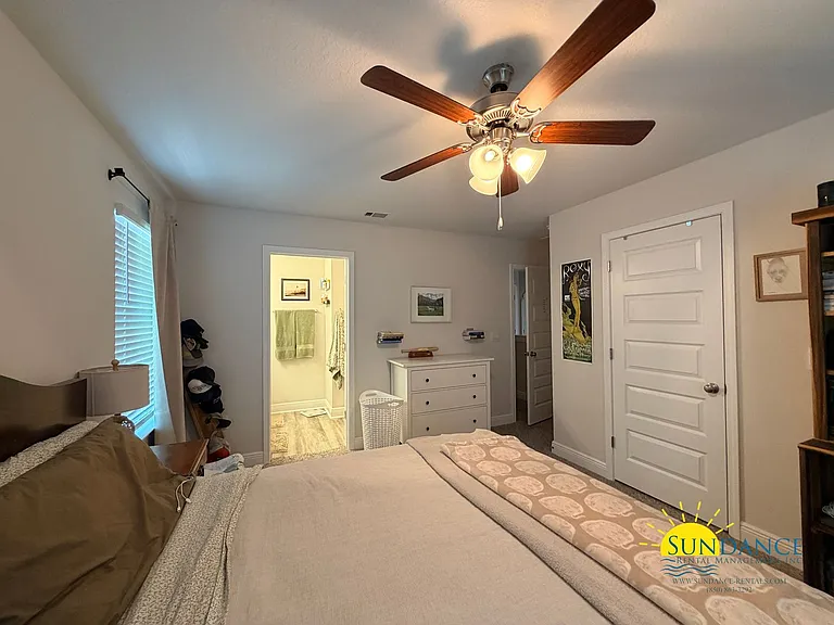 1015 McLaren Cir — Photo 14