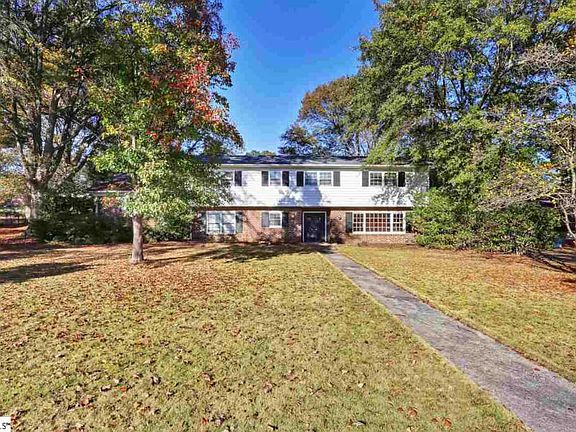 3rd image of 19 Hillsborough Dr