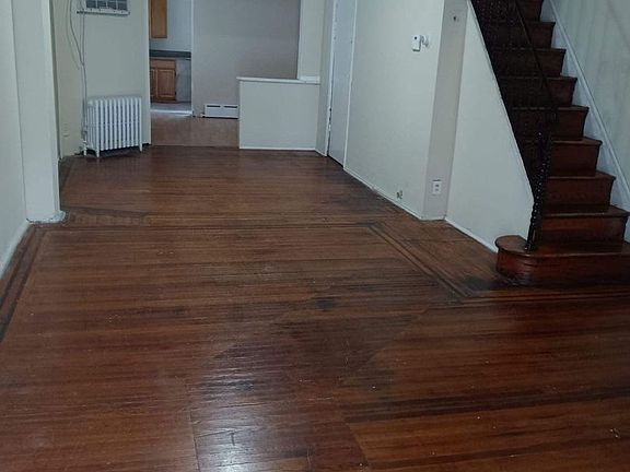 5th image of 1915 E Tioga St