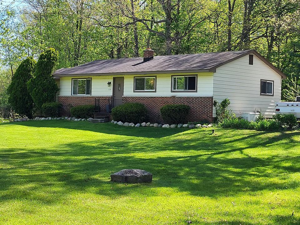 1590 Wren St, Wixom, MI 48393 Zillow