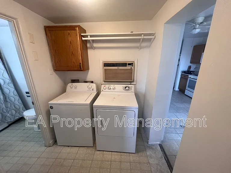 202 San Pablo St SE #B — Photo 9