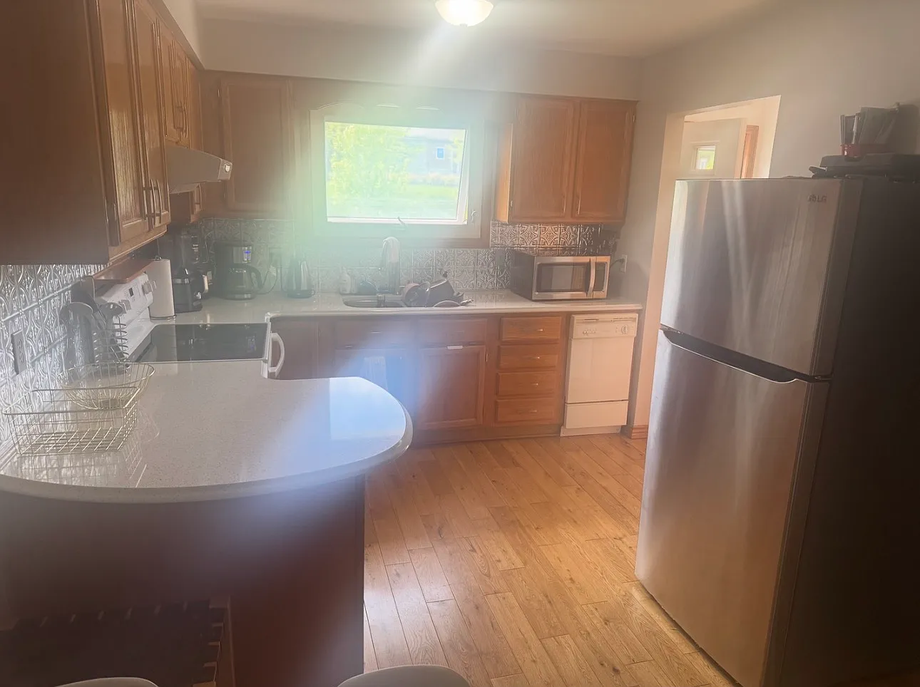 3 bed, 1000 sqft, $2,500 — Photo 3