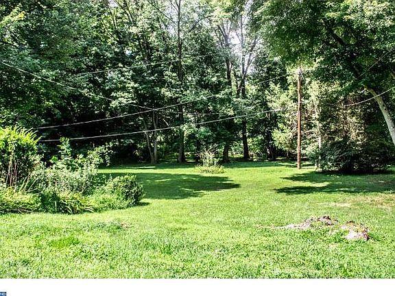 3rd image of 2841 W Oakland Dr
