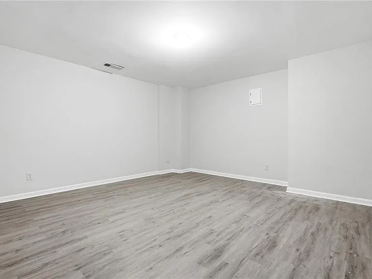 6199 Thorncrest Dr — Photo 22