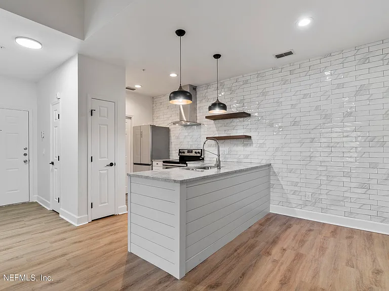 230 Colima Ct #937 — Photo 3