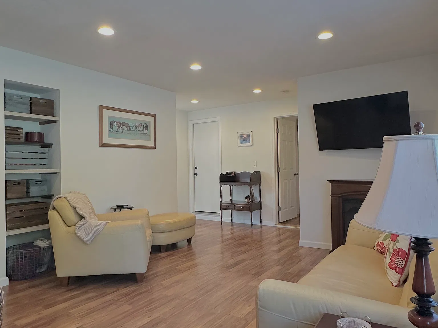 12910 Mott Ct — Photo 3