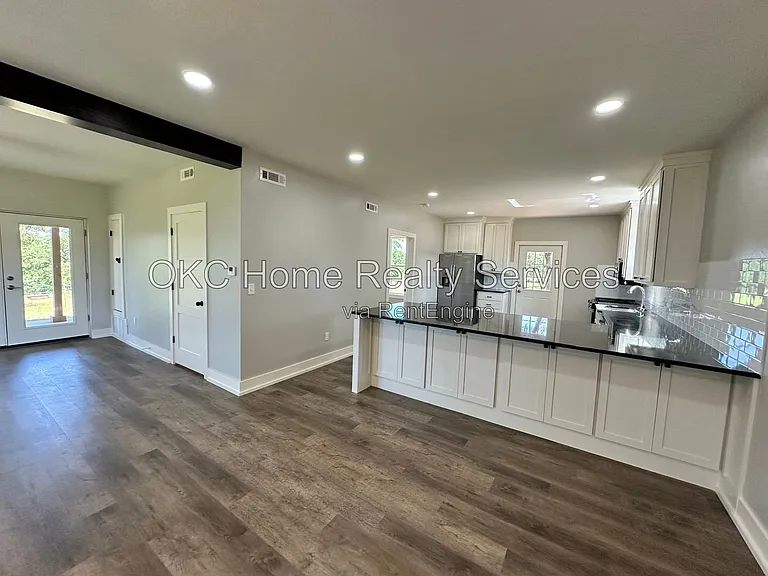 14701 SE 36th St — Photo 7