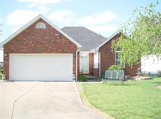 205 W Hickory St, Jerseyville, IL 62052