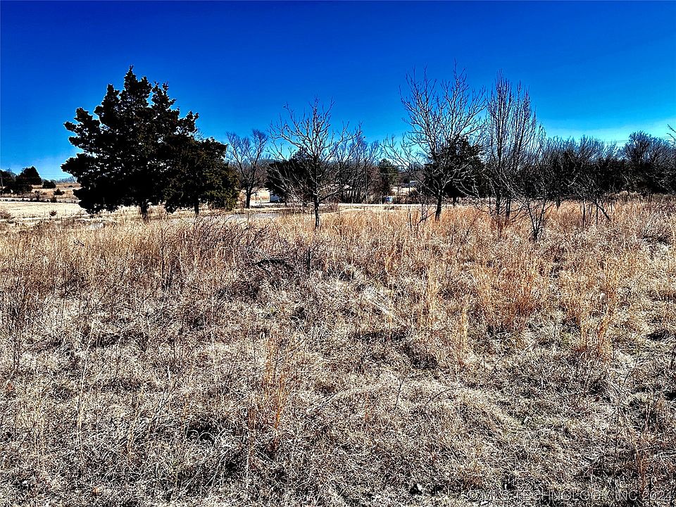 2nd image of 451717 E 990th Rd