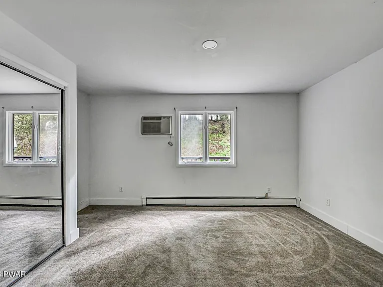49 Lake View Dr #14 — Photo 17