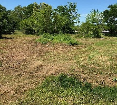 4th image of 960 Hillebrandt Acres