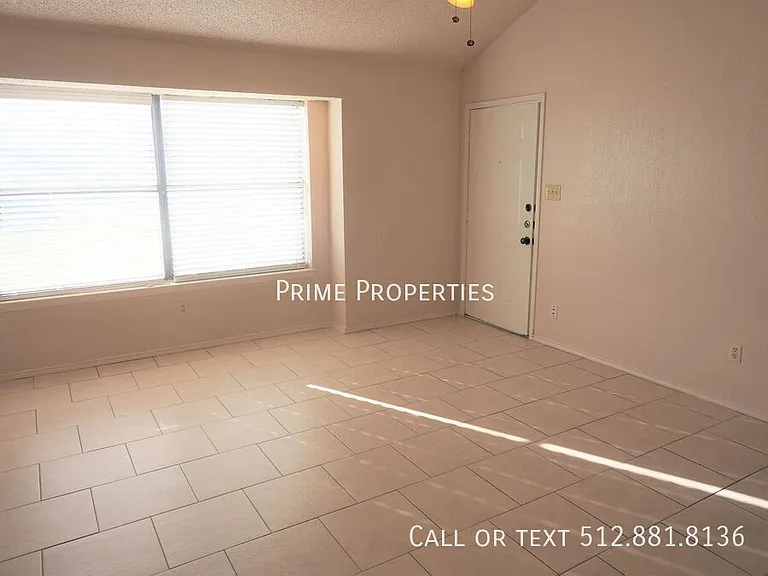 1401 Hermitage Dr — Photo 6