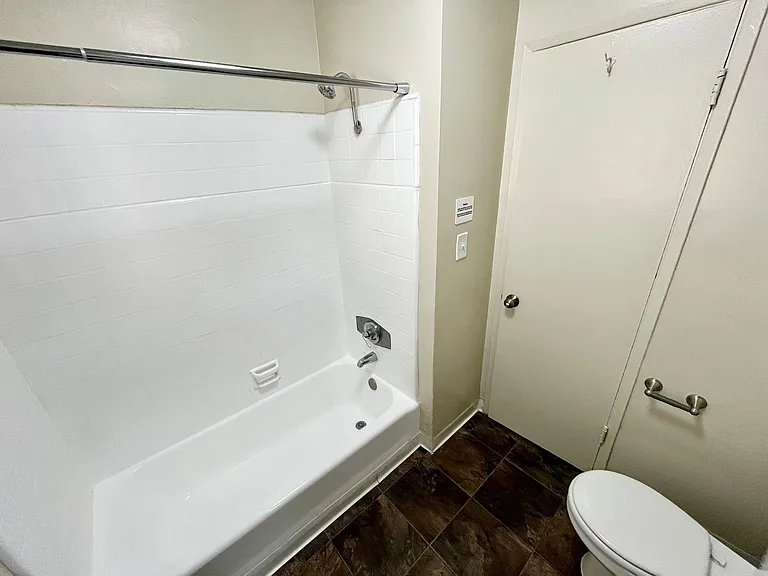 652 Veteran Ave — Photo 113