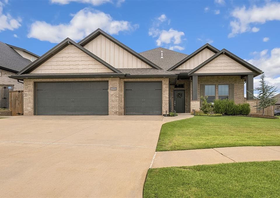 1st image of 15900 Langley Way