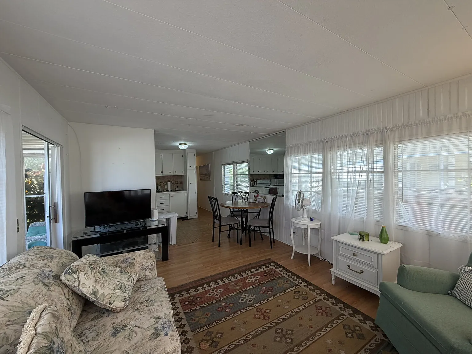 2 bed, 1.0 bath, 800 sqft, $1,500 — Photo 4