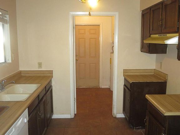 3rd image of 13821 N 30th Dr