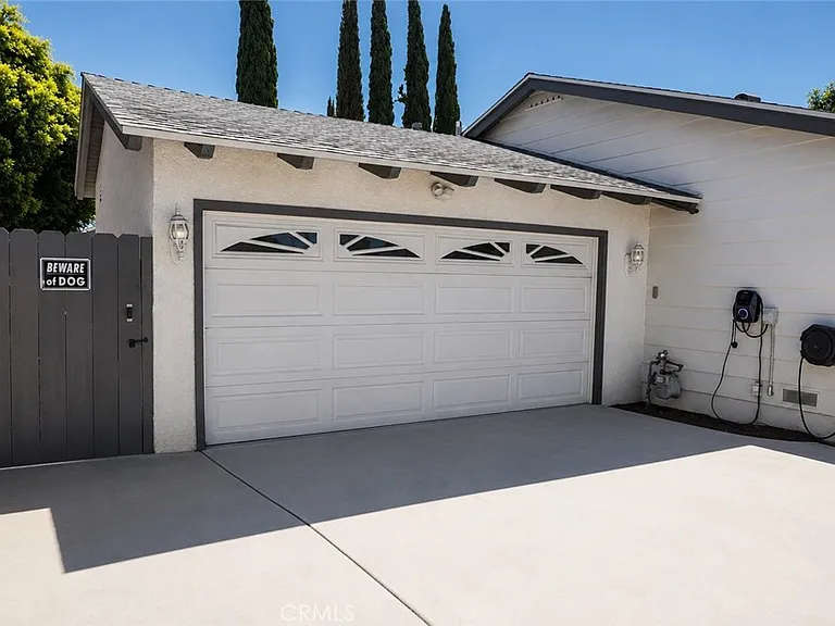 10120 Dempsey Ave — Photo 4