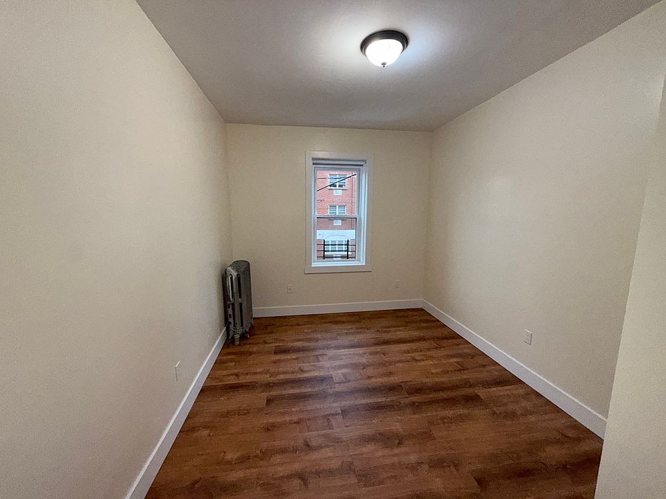 2nd image of 471 S 5th Ave #3