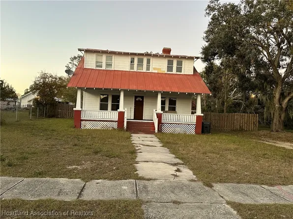 22 W Lagrande St, Avon Park, FL 33825