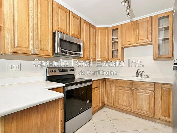 5th image of 739 Chestnut Ave Unit 8