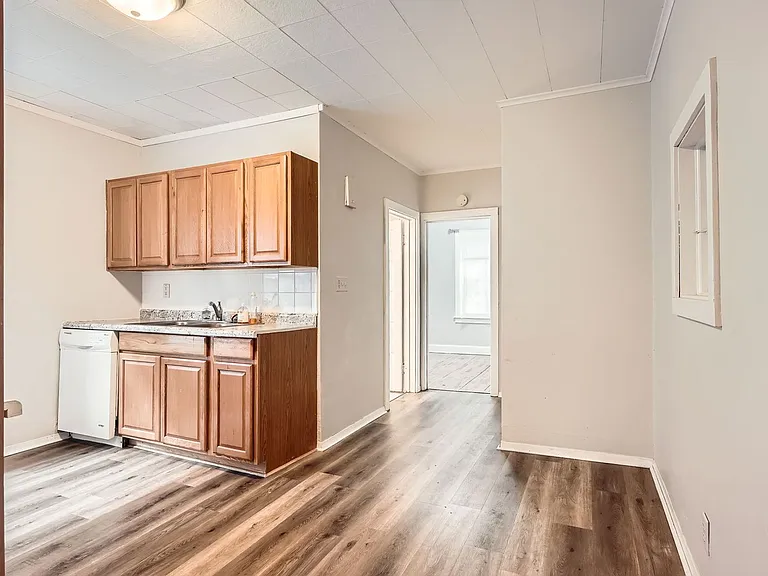1716 Grand Ave — Photo 4