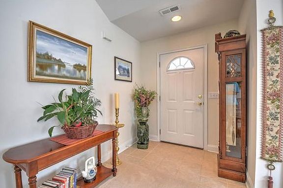 5th image of 150 Avonlea Pl