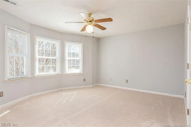 4 bed, 2560 sqft, $3,250 — Photo 2