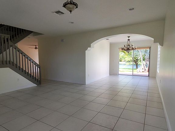 3rd image of 17608 SW 28th Ct