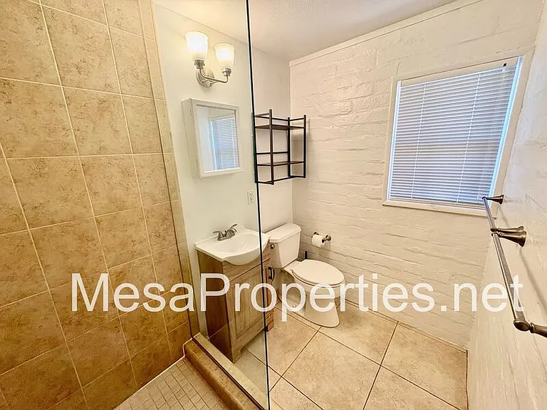 1480 N Mills Ave #BACK HOUSE — Photo 10