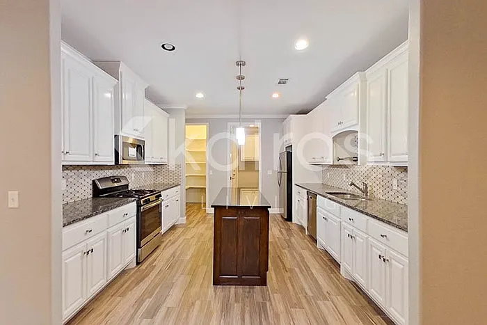 7203 Mosley St — Photo 5