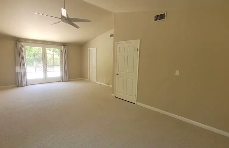 5901 Valerie Ave — Photo 20