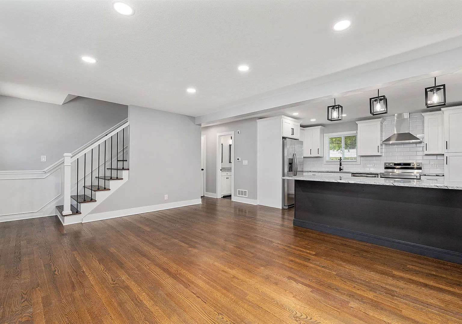 Awesome Renovated OP House — Photo 4