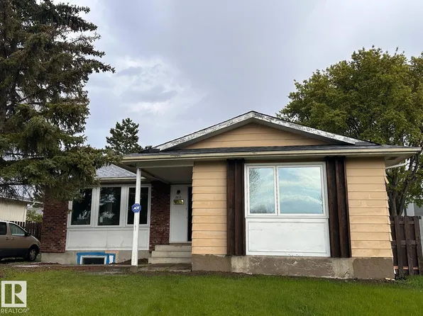 2613 105a St NW, Edmonton, AB T6J 4A3