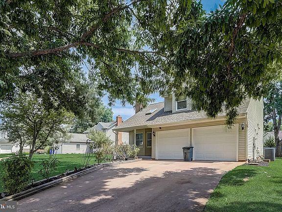 3rd image of 6411 Beales Ct