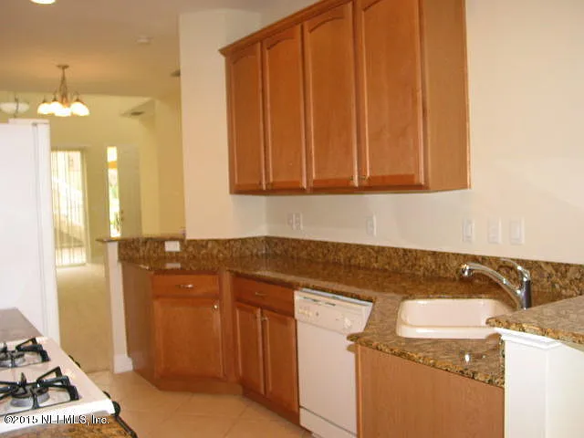 539 Hedgewood Dr — Photo 6