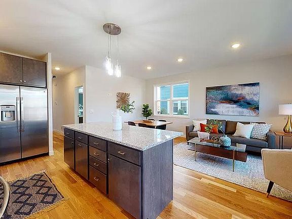 4th image of 4512 45th Ave S #1