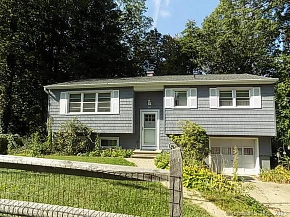 25 Pleasant Street, Bethel, CT 06801