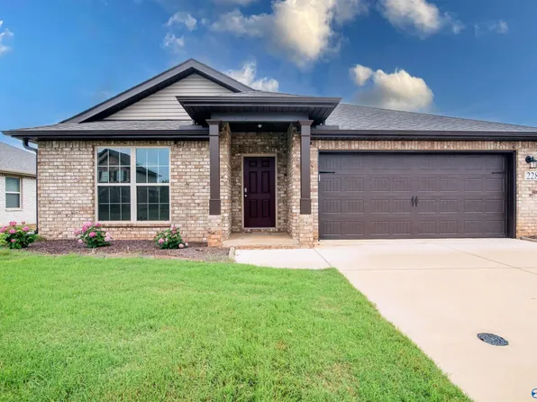 228 Cherry Laurel Dr, Hazel Green, AL 35750