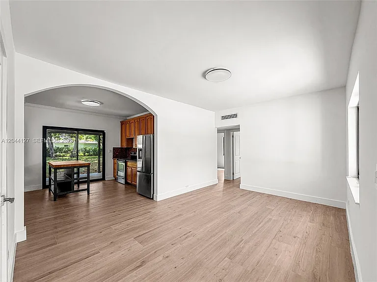 55 NW 125th St — Photo 7