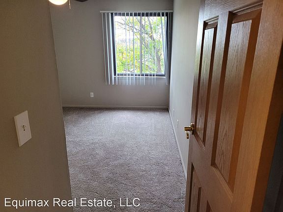 2nd image of 1901 Minnehaha Ave APT 111