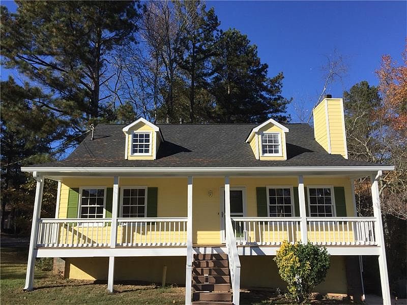 1st image of 561 Canterbury Ln