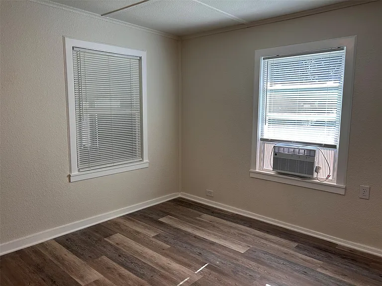 616 E Boothe St — Photo 21