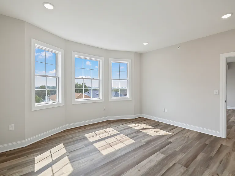 60 Woodside Pl — Photo 16
