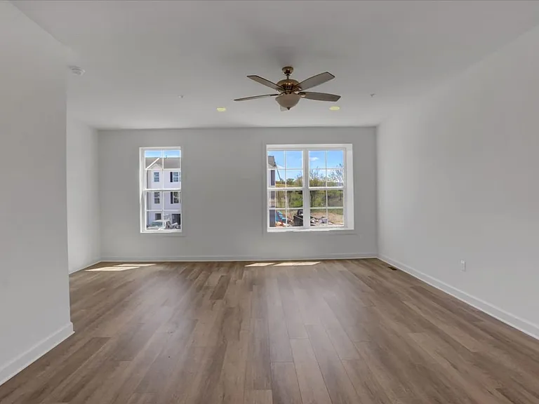 12435-12441 Jackson Ave — Photo 18