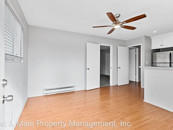3rd image of 402 Underhill Dr #A