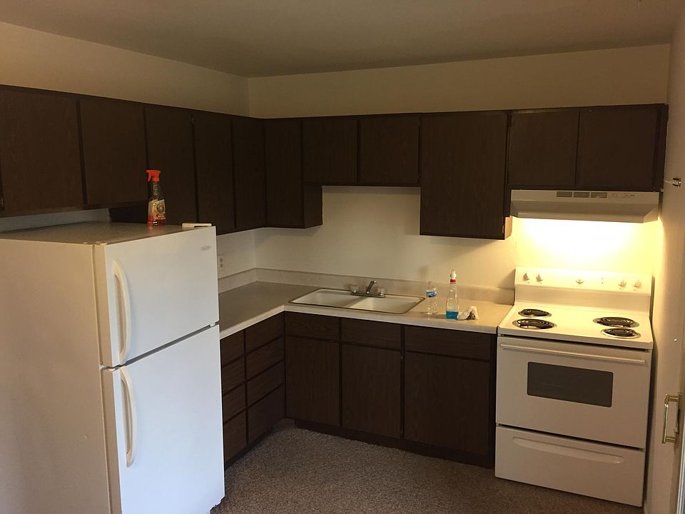 1st image of 101 Sherwood Dr #101